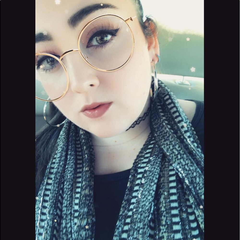 Meet your Posher, Laken